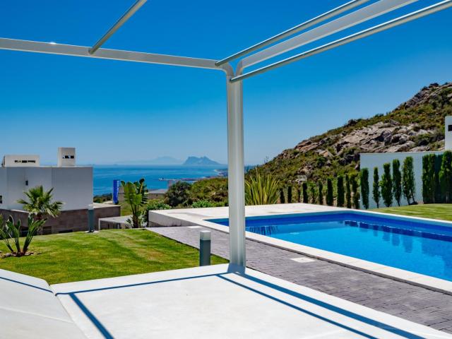 2254-Luxury villa with private pool and seaview