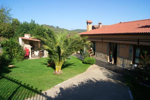 Comfortable house in Sotoserrano with mountain view