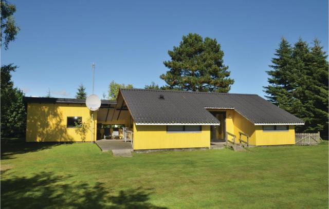 Stunning Home In Væggerløse With Wifi