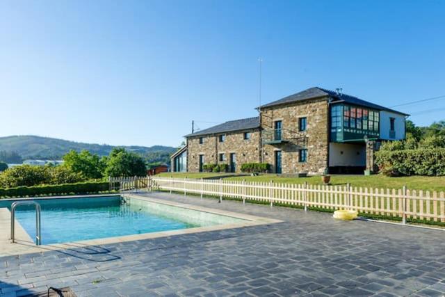 Luxurious Villa in Outeiro Private Pool