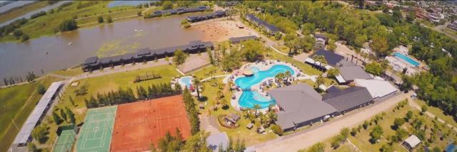 Howard Johnson Marinas & Resort