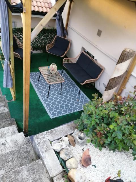 Appartement accueillant a Penne d'Agenais 32 m² Terrasse