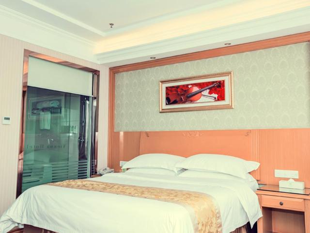 Vienna Hotel Rugao Zhengxiang Square