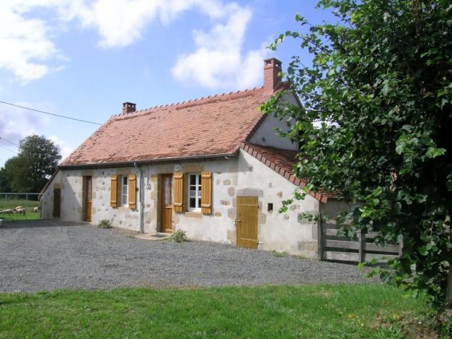 Charmante fermette au vert près de la forêt de Tronçais, 2 chambres, animaux acceptés, linge inclus - FR-1-489-311