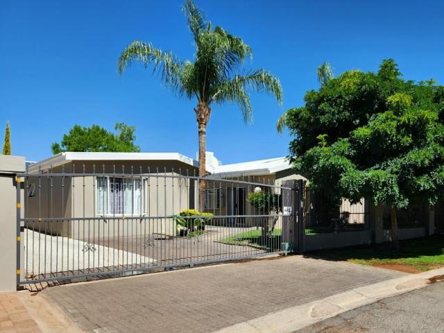 Green Kalahari Guesthouse