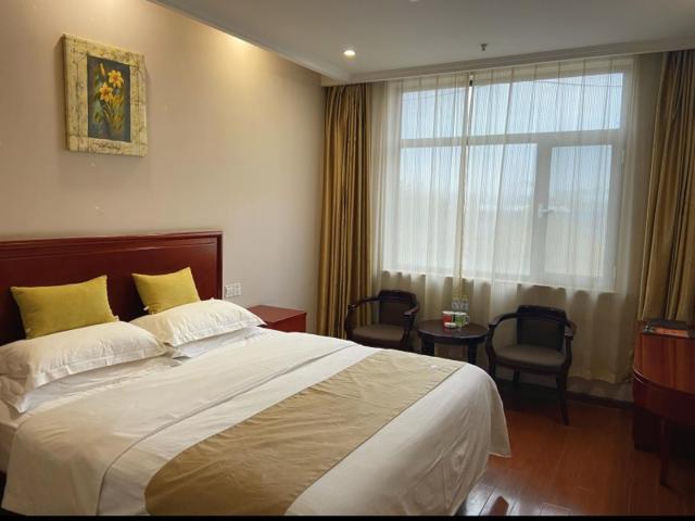 GreenTree Inn ShanDong Linxi Pingyi Mengyang Road Express Hotel