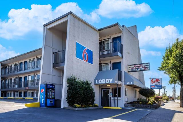 Motel 6 Portland OR Southeast