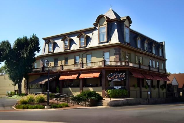 Altland House Inn & Suites