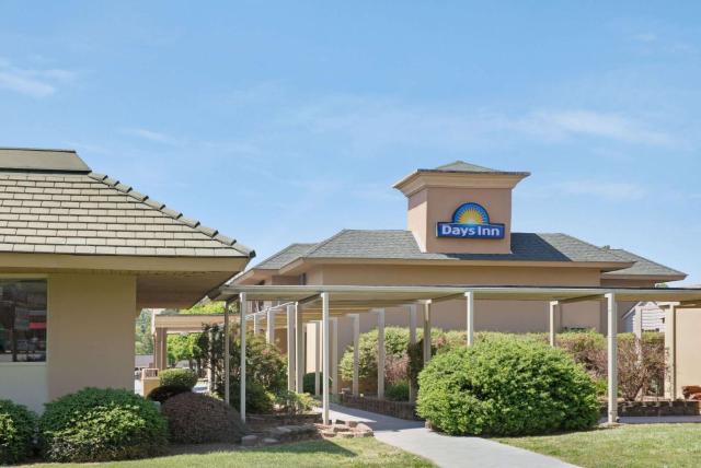 Days Inn by Wyndham Charlotte/Woodlawn Near Carowinds