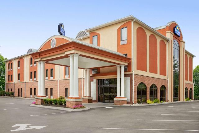 Days Inn & Suites by Wyndham Murfreesboro