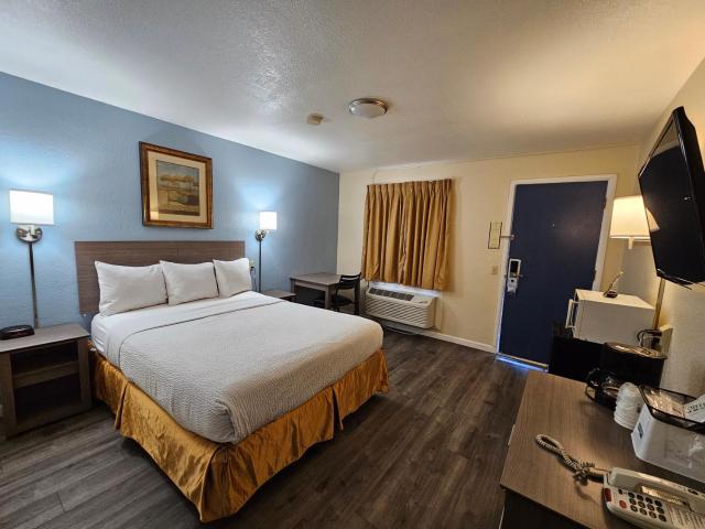 Travelodge by Wyndham Wenatchee