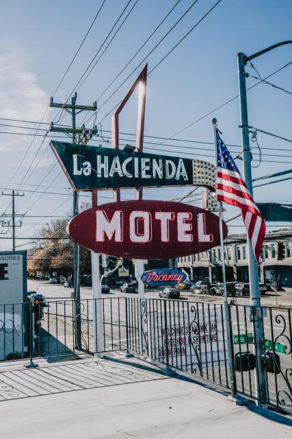 La Hacienda Motel