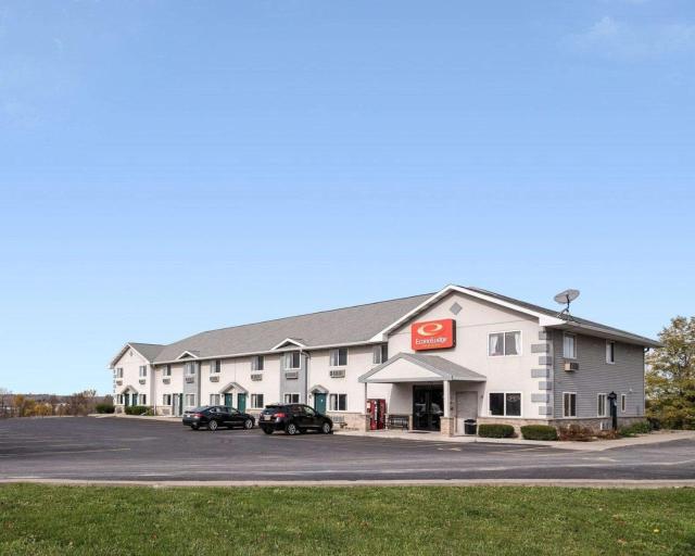 Econo Lodge Inn & Suites