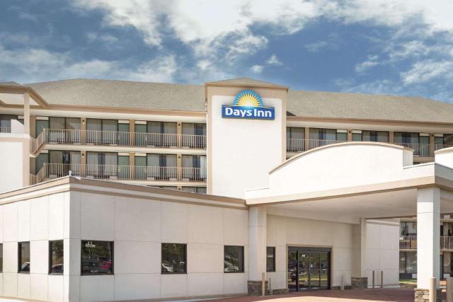 Days Inn by Wyndham Columbus-North Fort Moore