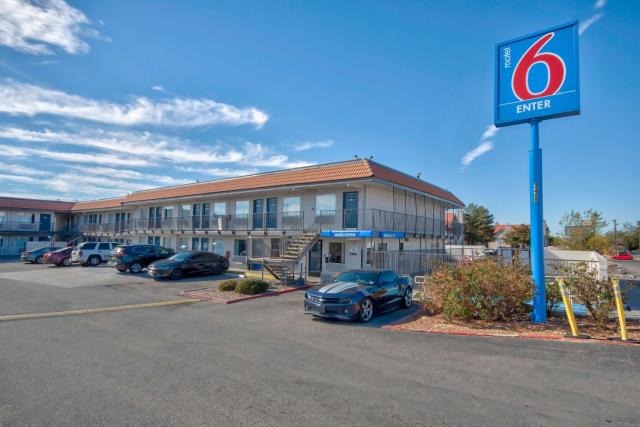 Motel 6-Albuquerque, NM - Carlisle