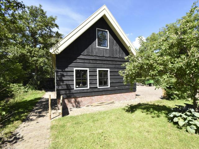 Apartment in Sint Maartensbrug with garden