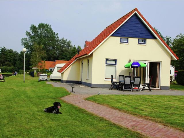 Detached villa with dishwasher Leeuwarden at 21km