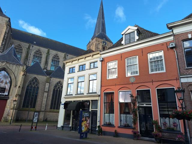 De Zevenster "gevestigd aan de winkelstraat"