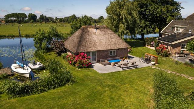 Groeten uit Hoogmade - rural cottage