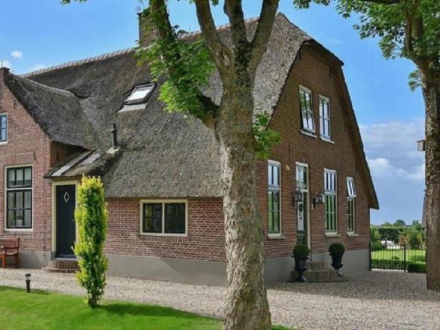 Magnificent farmhouse in Central Holland 4A & 2C