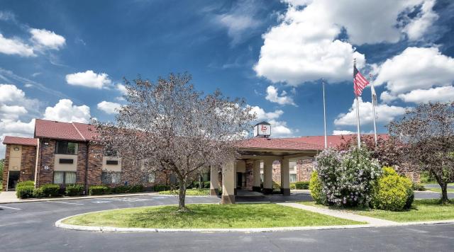 Red Roof Inn & Suites Hermitage