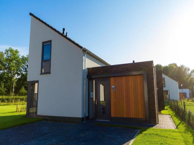 Modern Villa with large kitchen in Limburg