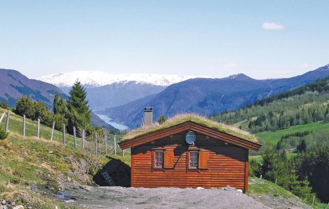 Cozy Home In Vik I Sogn With House Sea View