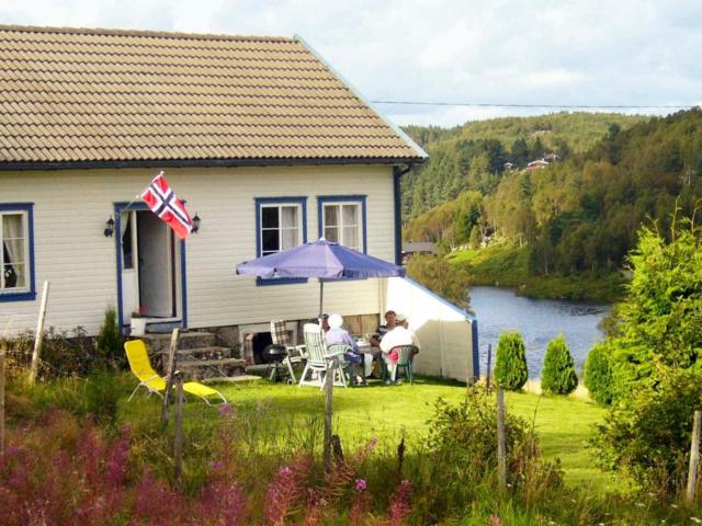 6 person holiday home in lyngdal