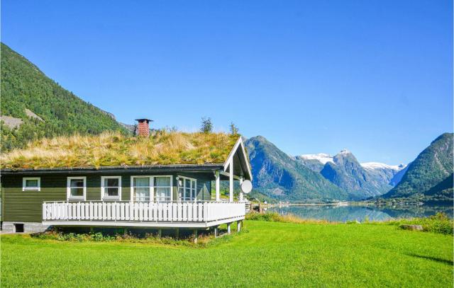 Awesome Home In Fjærland