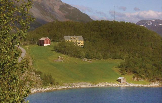 Awesome Home In Korsfjorden With Wifi