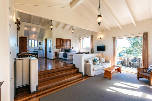 The Loft at Cypress Ridge Estate - Stay Waiheke