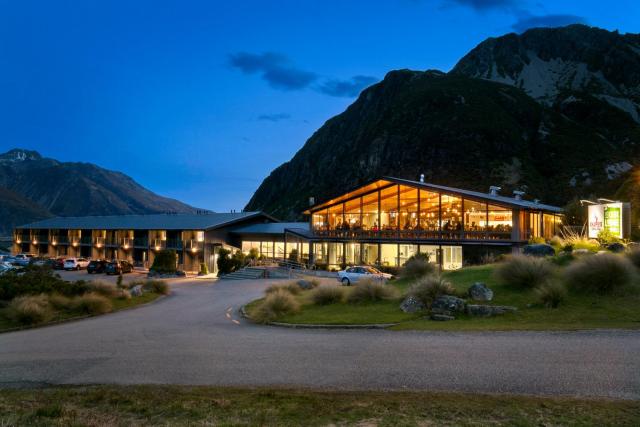 Mt Cook Lodge and Motels