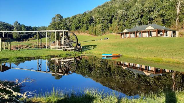 Ahaura Lodge & Waterwheel Farm Stay