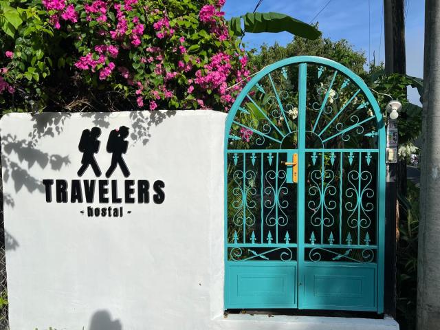 Hostal & Café Travelers