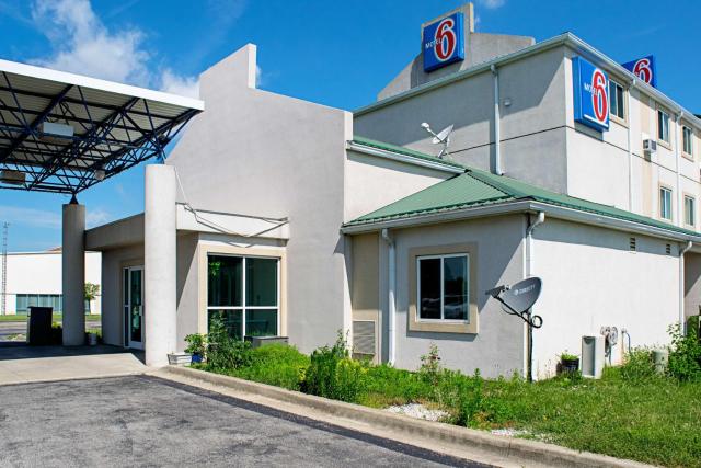 Motel 6-Seymour, IN - North